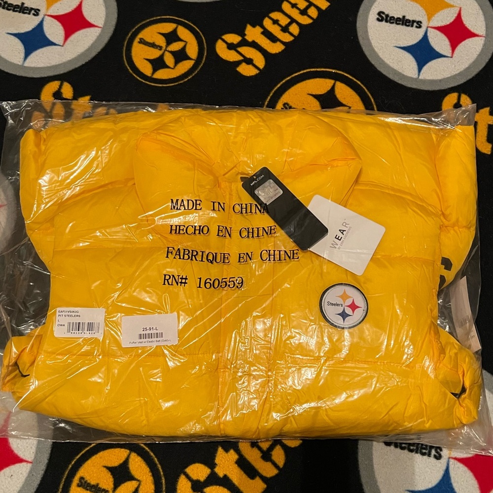 NWT Yellow Pittsburgh Steelers Unisex Puffer Vest